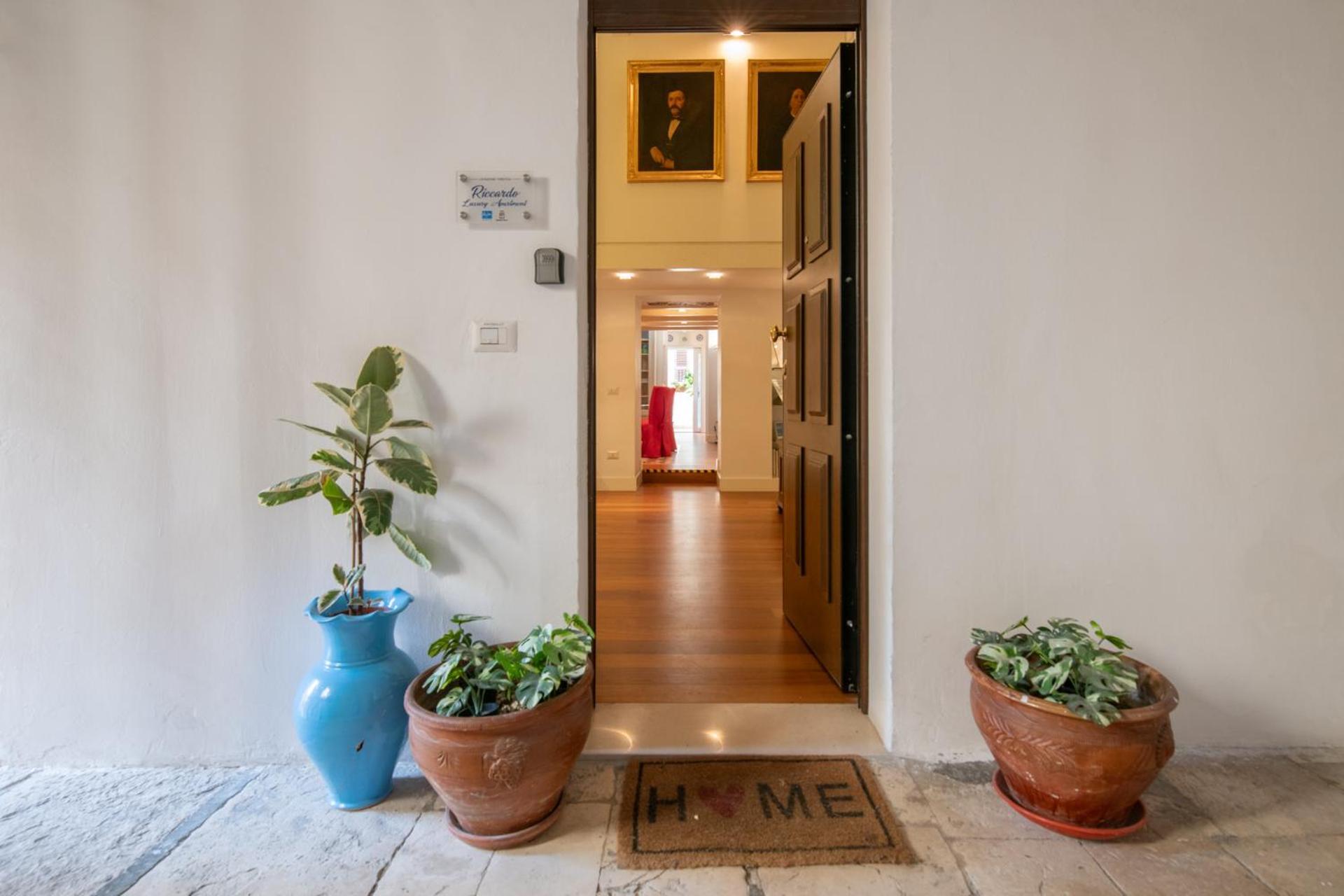 Riccardo Luxury Apartment Bari Kültér fotó